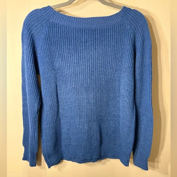 Blue Winter Crochet Sweater size Large. - Picture 4 of 6